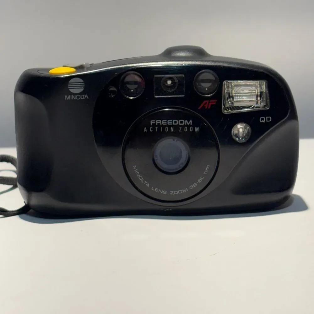 Minolta Freedom Action Zoom QD Black Camera